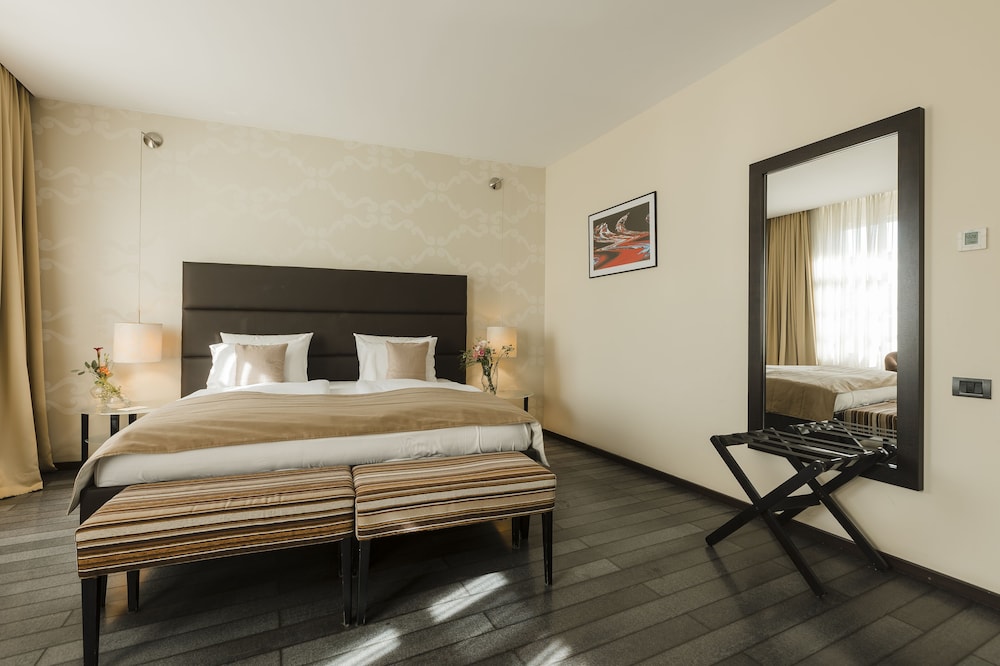 Deluxe Single Room