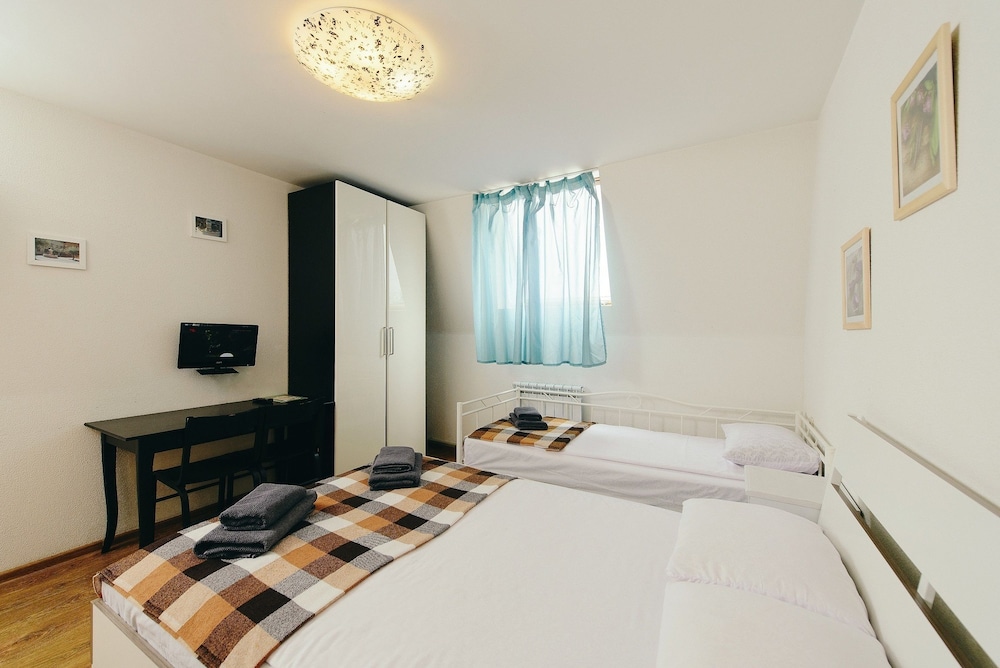 Standard Twin Room photo 2