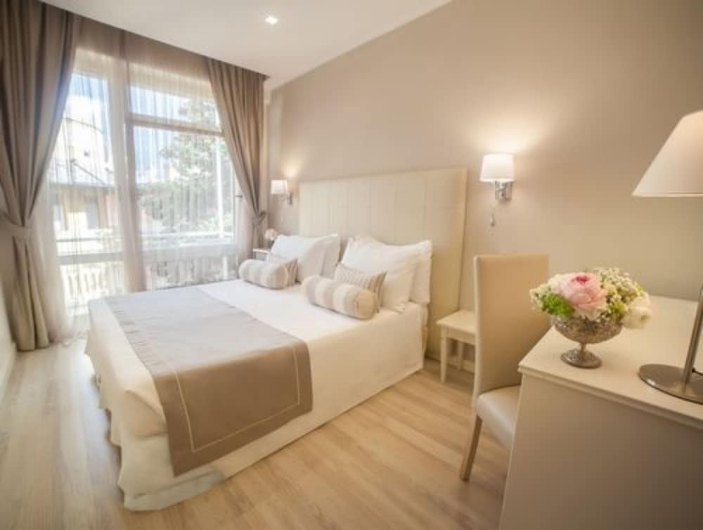 Standard Double Room photo 3