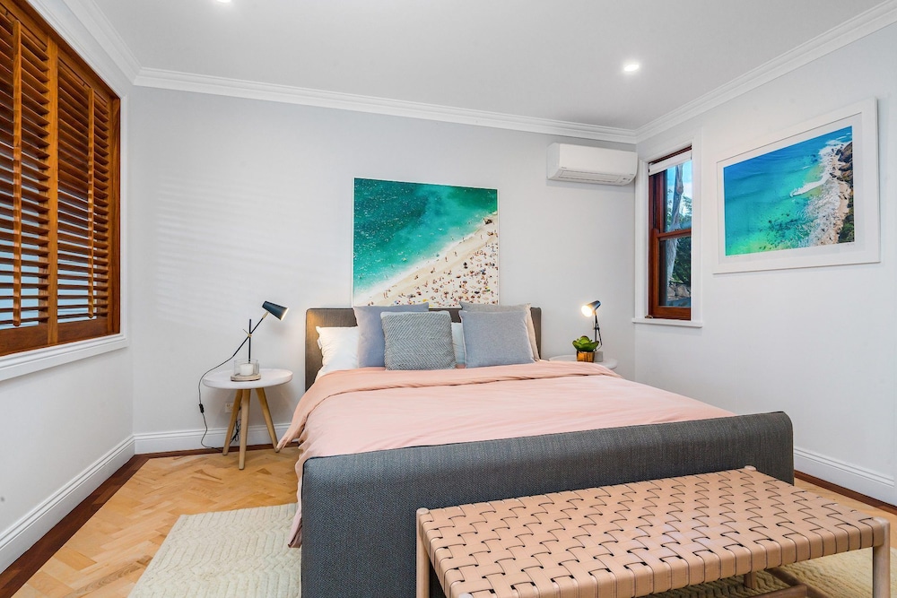 Luxury House photo 1