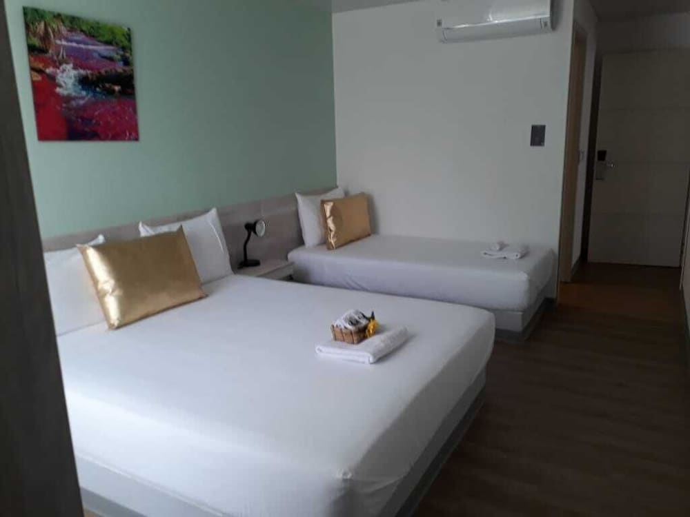 Family Quadruple Room, Multiple Beds photo 3