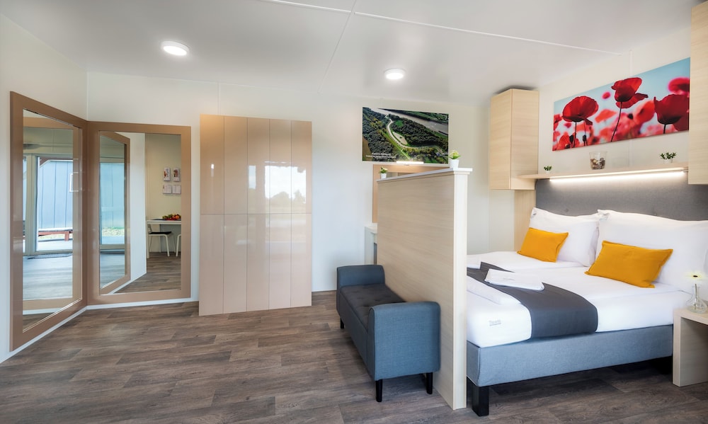 Honeymoon Apartment