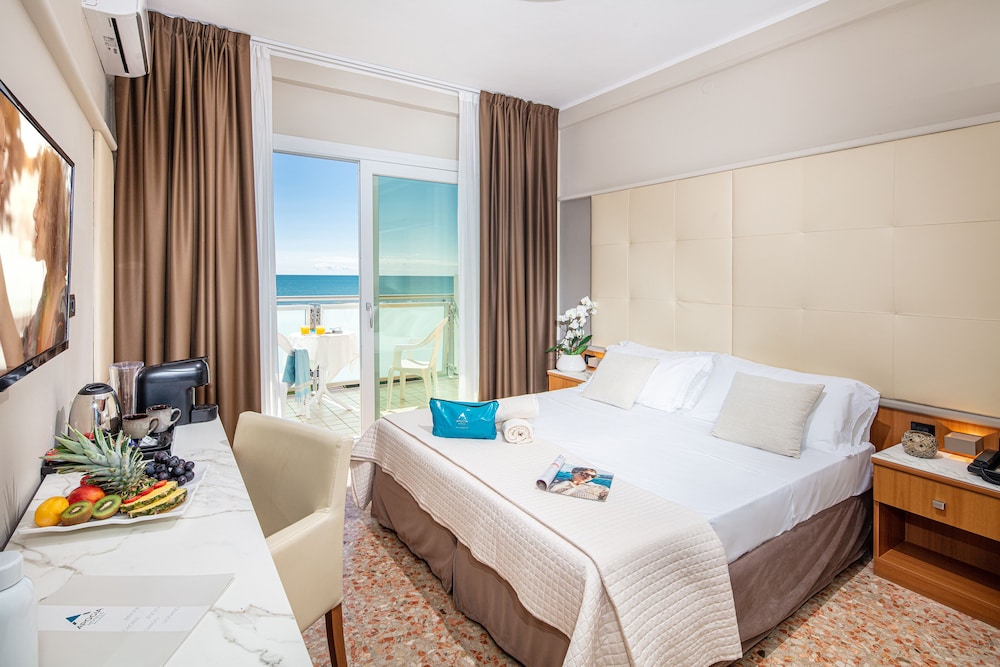 Classic Triple Room, Sea View - Photo 7