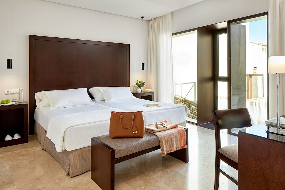Superior Room - Photo 7