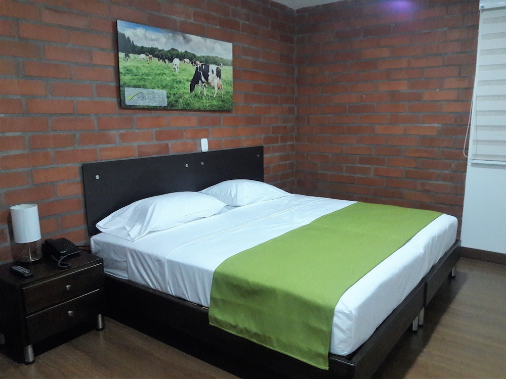 Triple Room, Multiple Beds photo 3