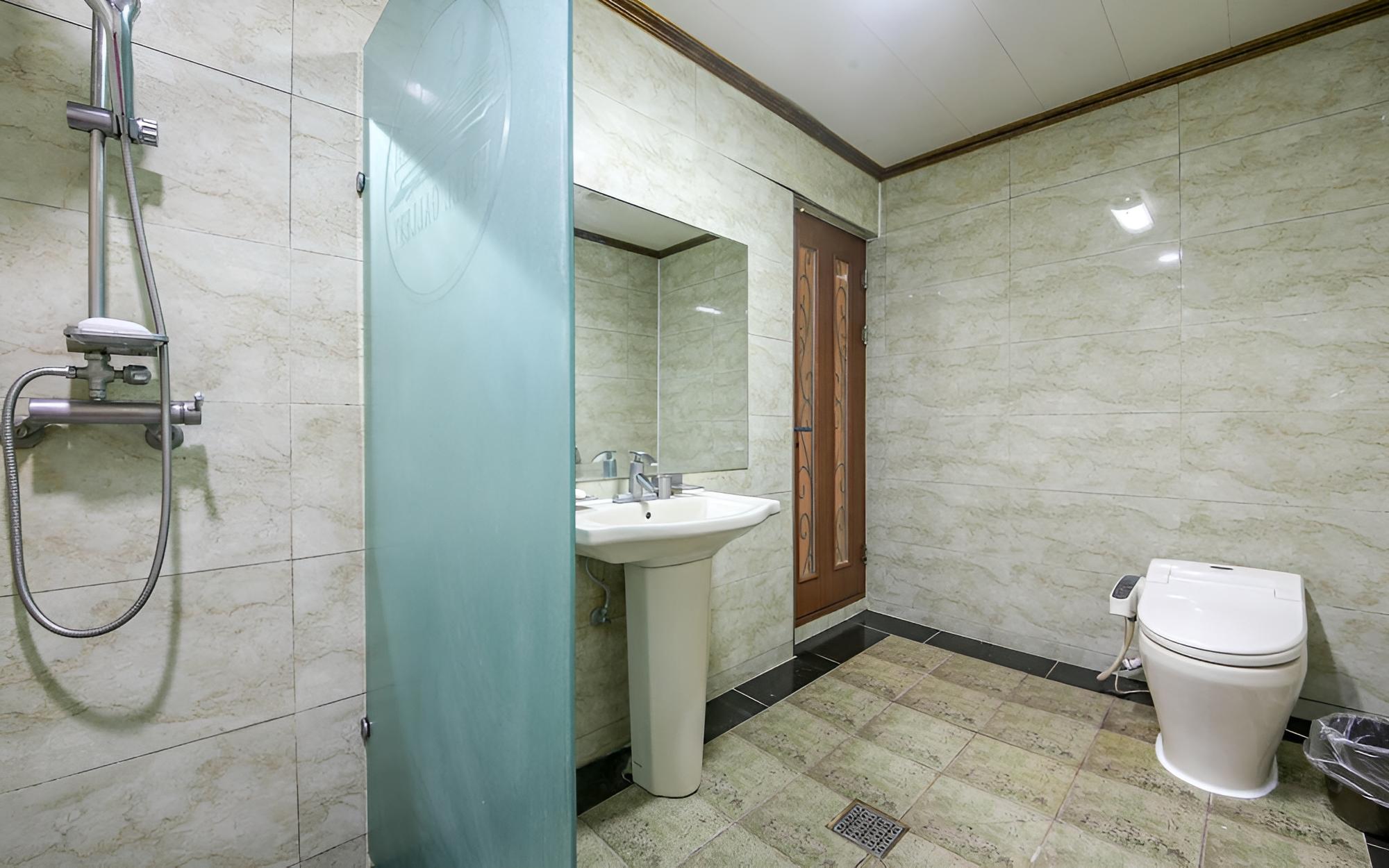 Room (Business Twin (Double+Single/Room for) - Photo 2