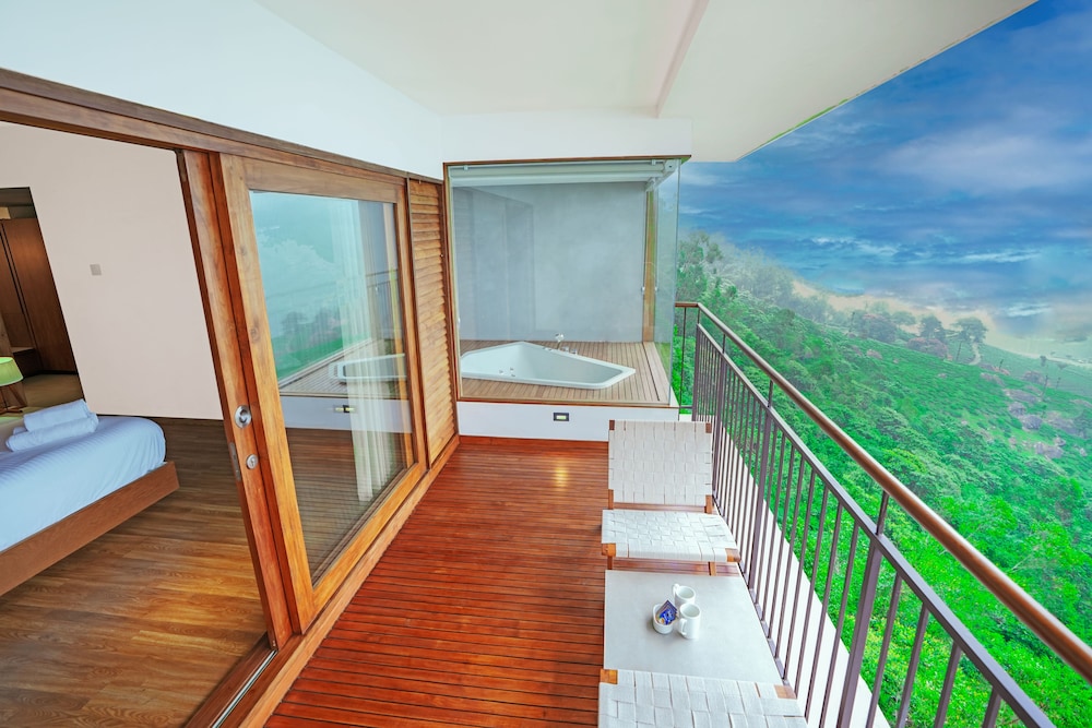 Honeymoon Suite photo 2