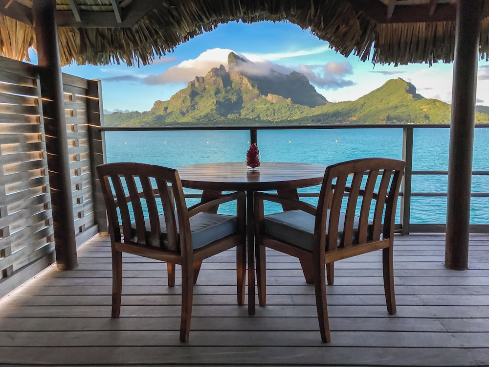 Premier Suite, 1 Bedroom, Mountain View (overwater)