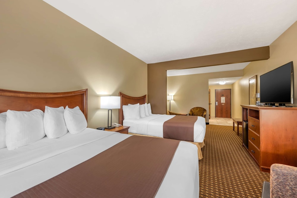 Suite, Multiple Beds, Non Smoking, Refrigerator & Microwave (With Sofabed) photo 3
