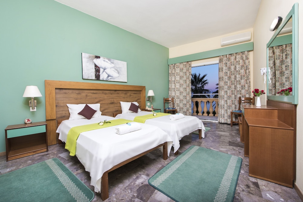 Standard Triple Room photo 3
