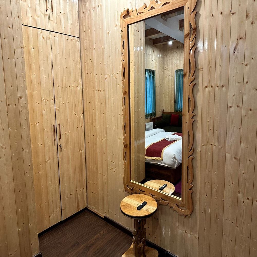 Deluxe room with mountain view - Photo 3