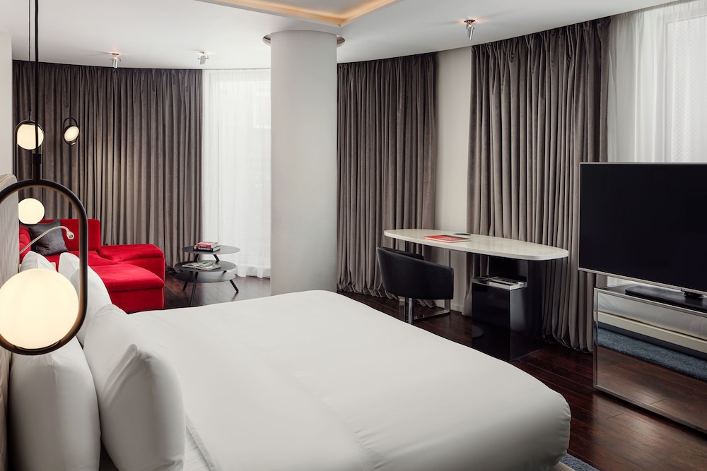 Studio Suite, 1 King Bed (Corner)
