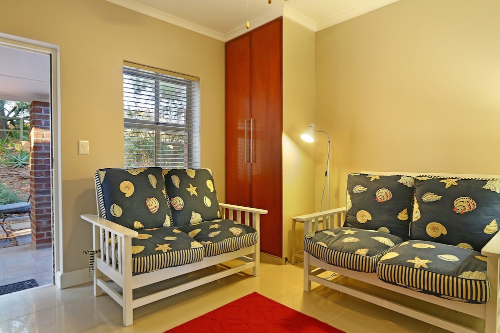 Comfort Room (Bush) photo 2