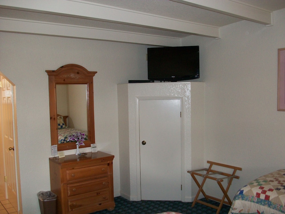Standard Room, 2 Twin Beds photo 2