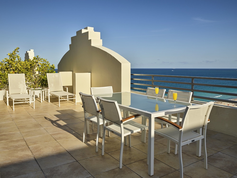 Suite, 1 King Bed, Balcony, Ocean View - Photo 2