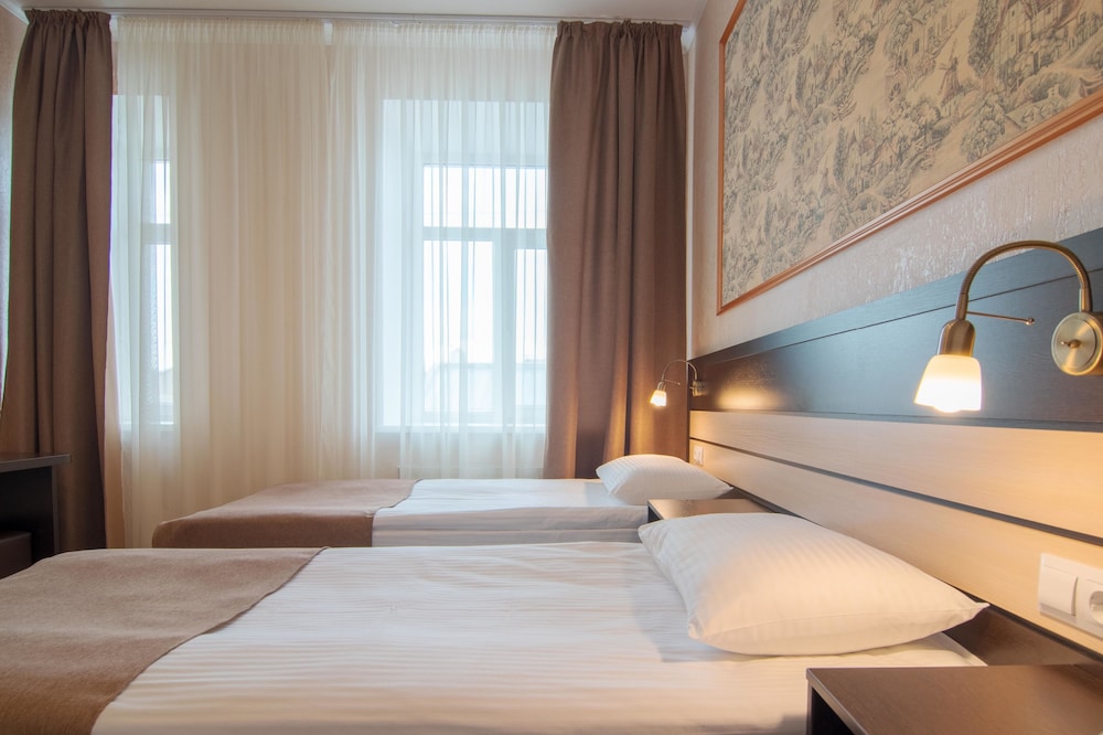 Standard Double or Twin Room, 1 Bedroom, Refrigerator, Courtyard View photo 3