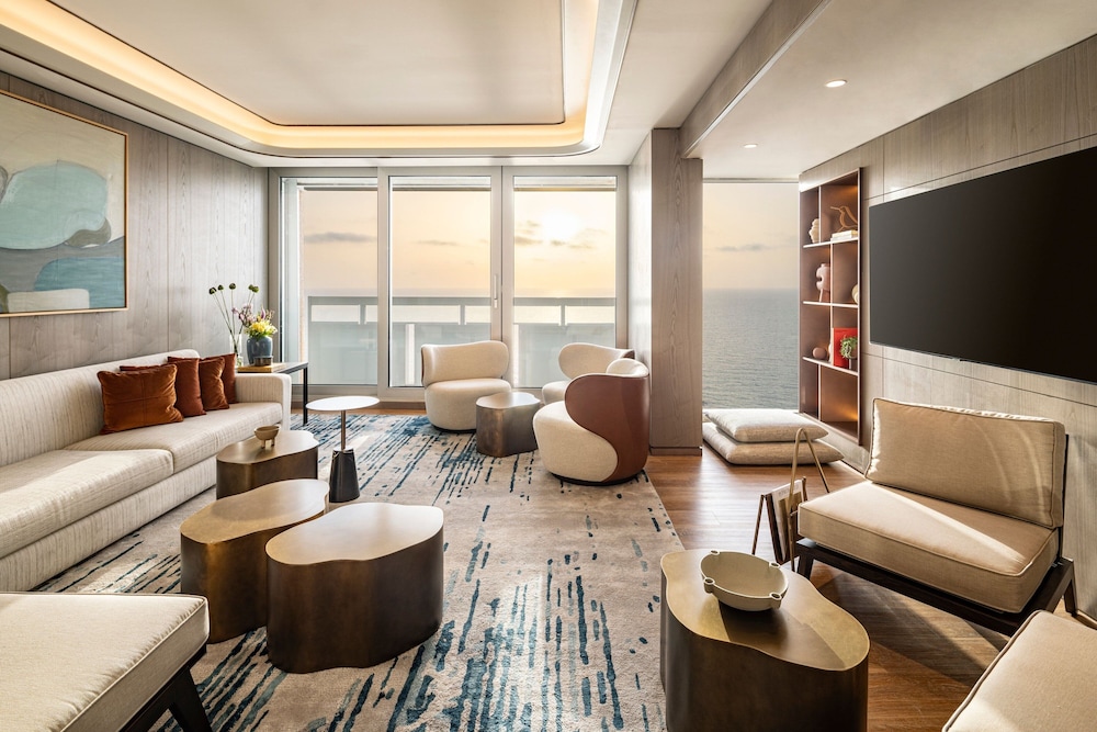 Club Suite, 1 Double Bed, Sea View - Photo 16