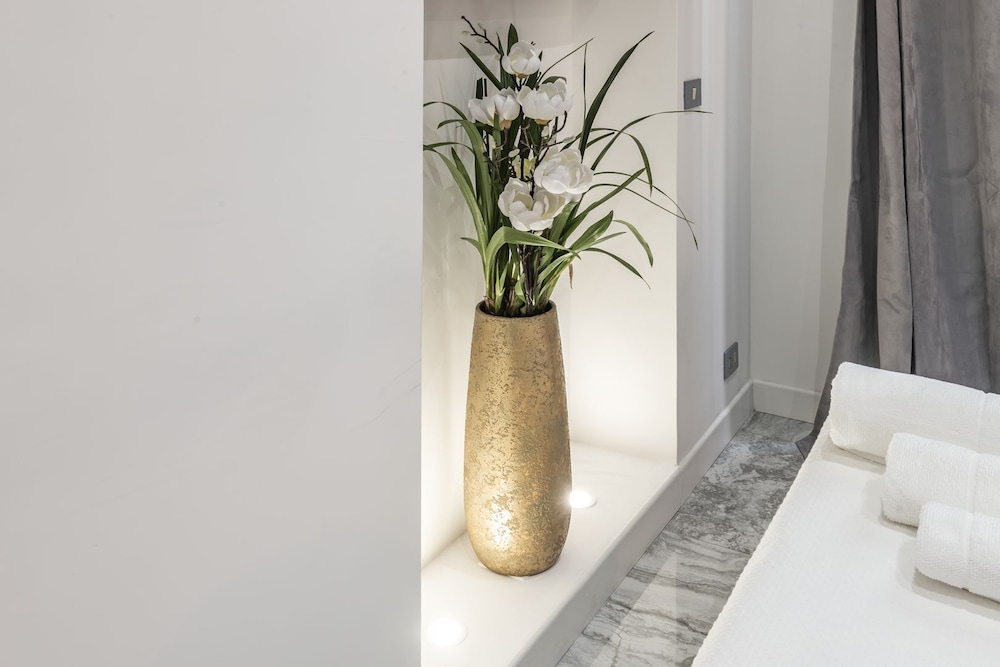Luxury Condo photo 3