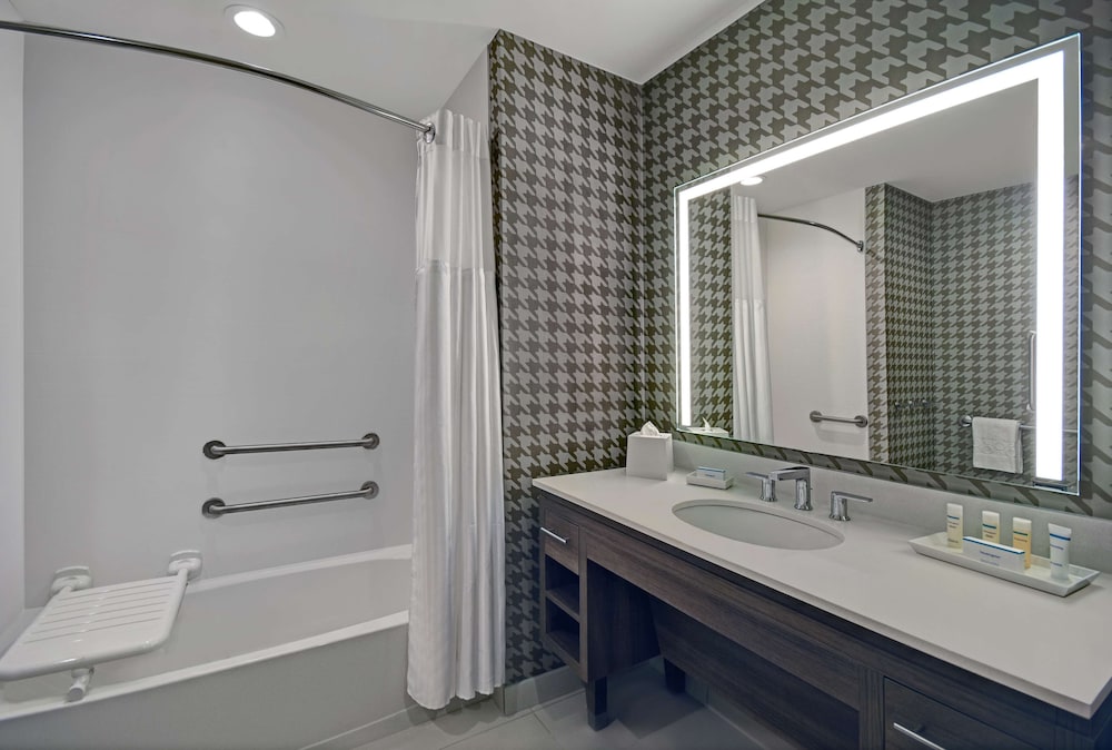 Studio, 2 Queen Beds, Accessible, Bathtub - Photo 6
