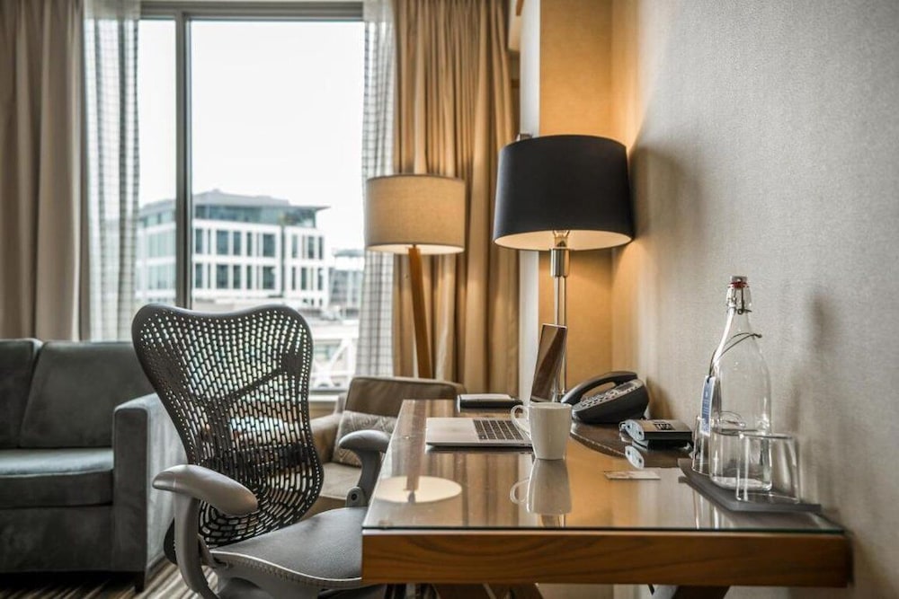 Premium Room, 1 King Bed, City View