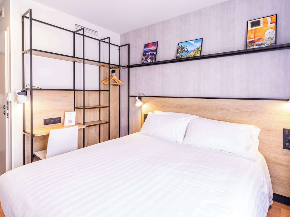 Standard Room, 1 Double Bed - Photo 8