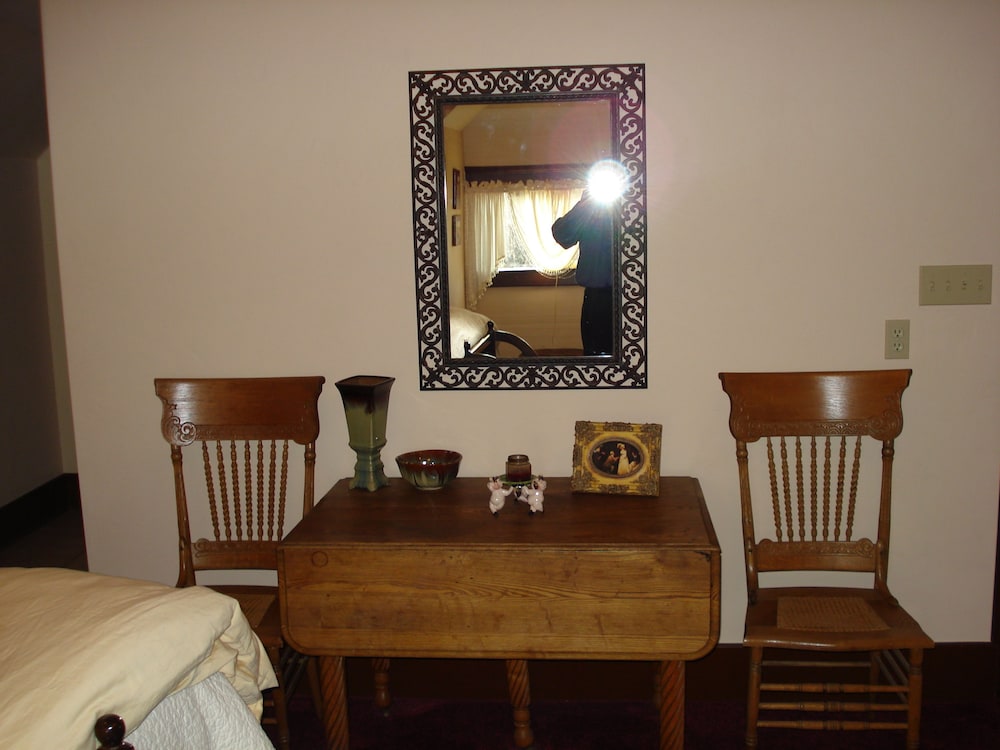Suite, 1 King Bed, Jetted Tub, Vineyard View photo 1