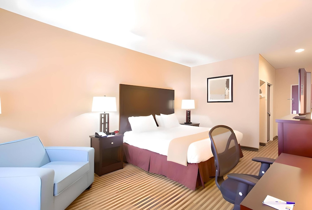 Room, 1 King Bed, Accessible, Non Smoking - Photo 1