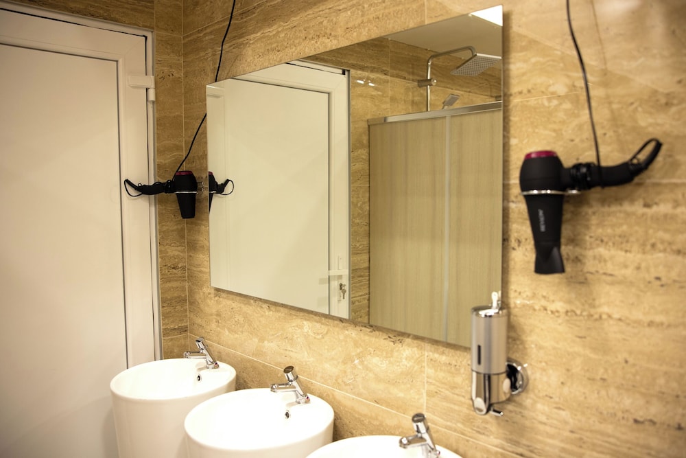 Basic Double Room photo 2