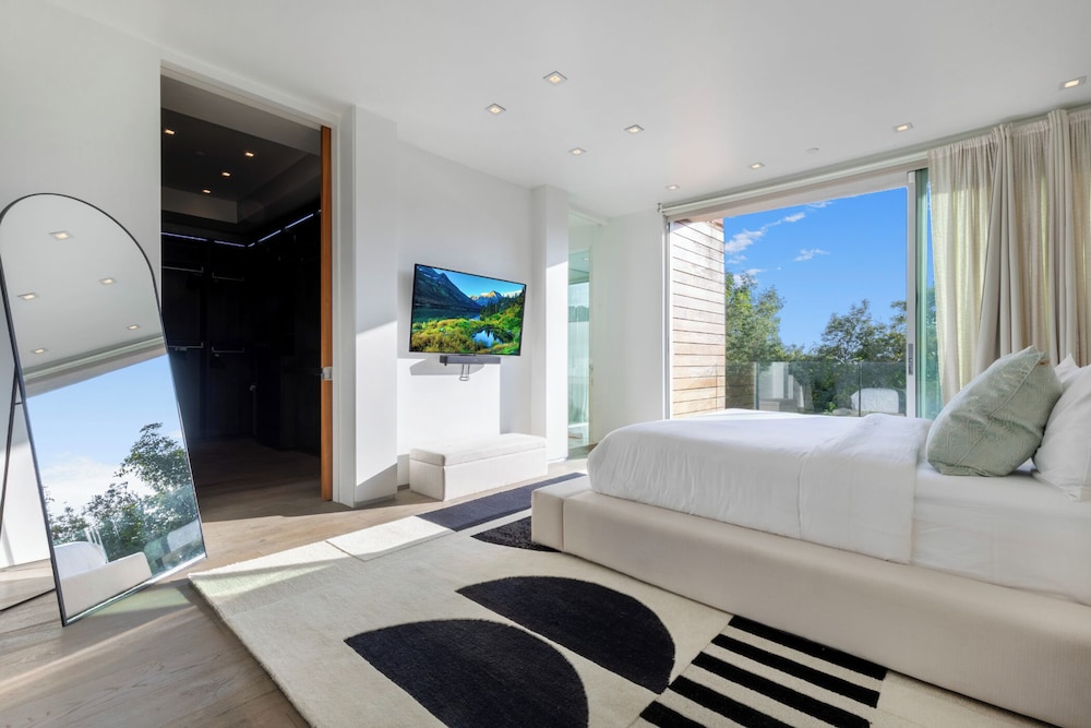 Luxury Villa, Multiple Beds, Balcony, City View (The Bird Nest) photo 3
