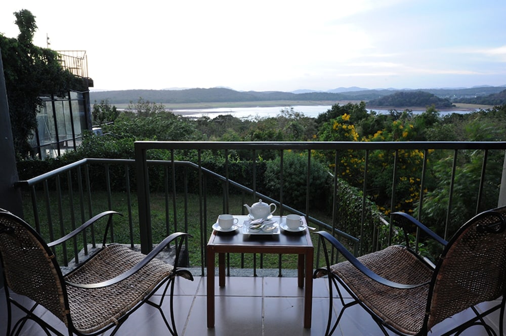 Standard Triple Room With Garden View