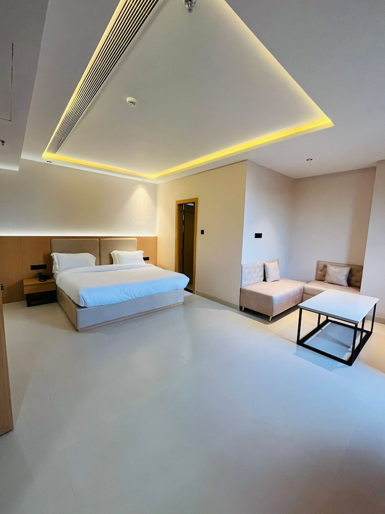 Luxury Room, City View