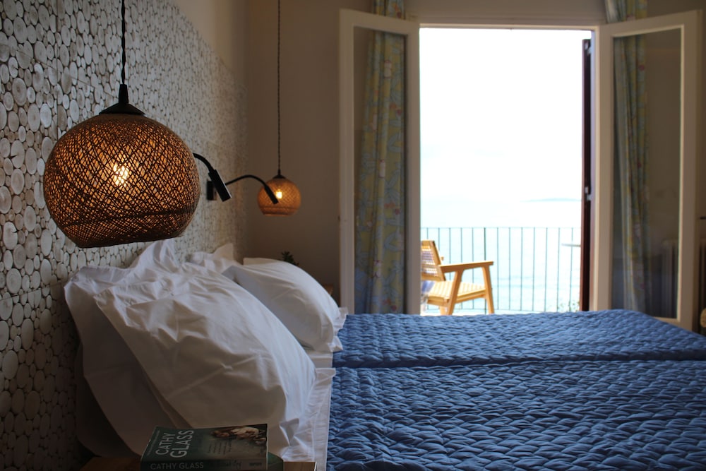 Double Room, Balcony, Sea View - Photo 11