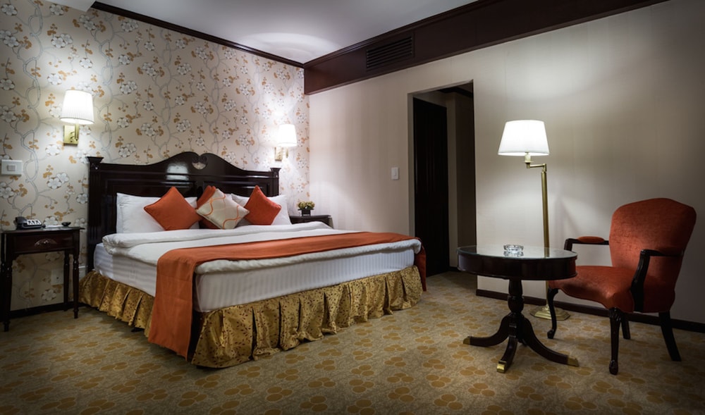Suite, 2 Bedrooms - Photo 2