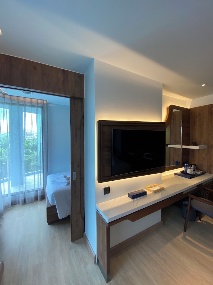 Deluxe Triple Room, 2 Bedrooms - Photo 6