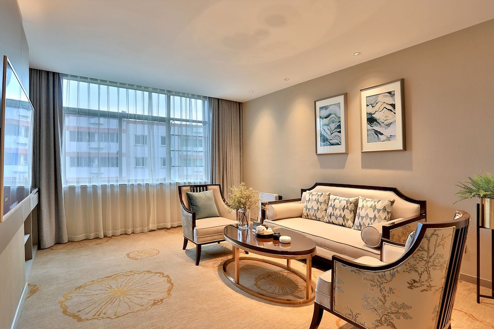 Deluxe Suite Room - Photo 9