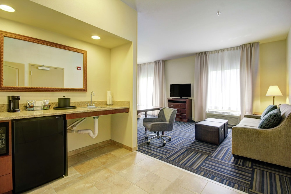 Suite, 1 King Bed, Accessible, Non Smoking - Photo 1