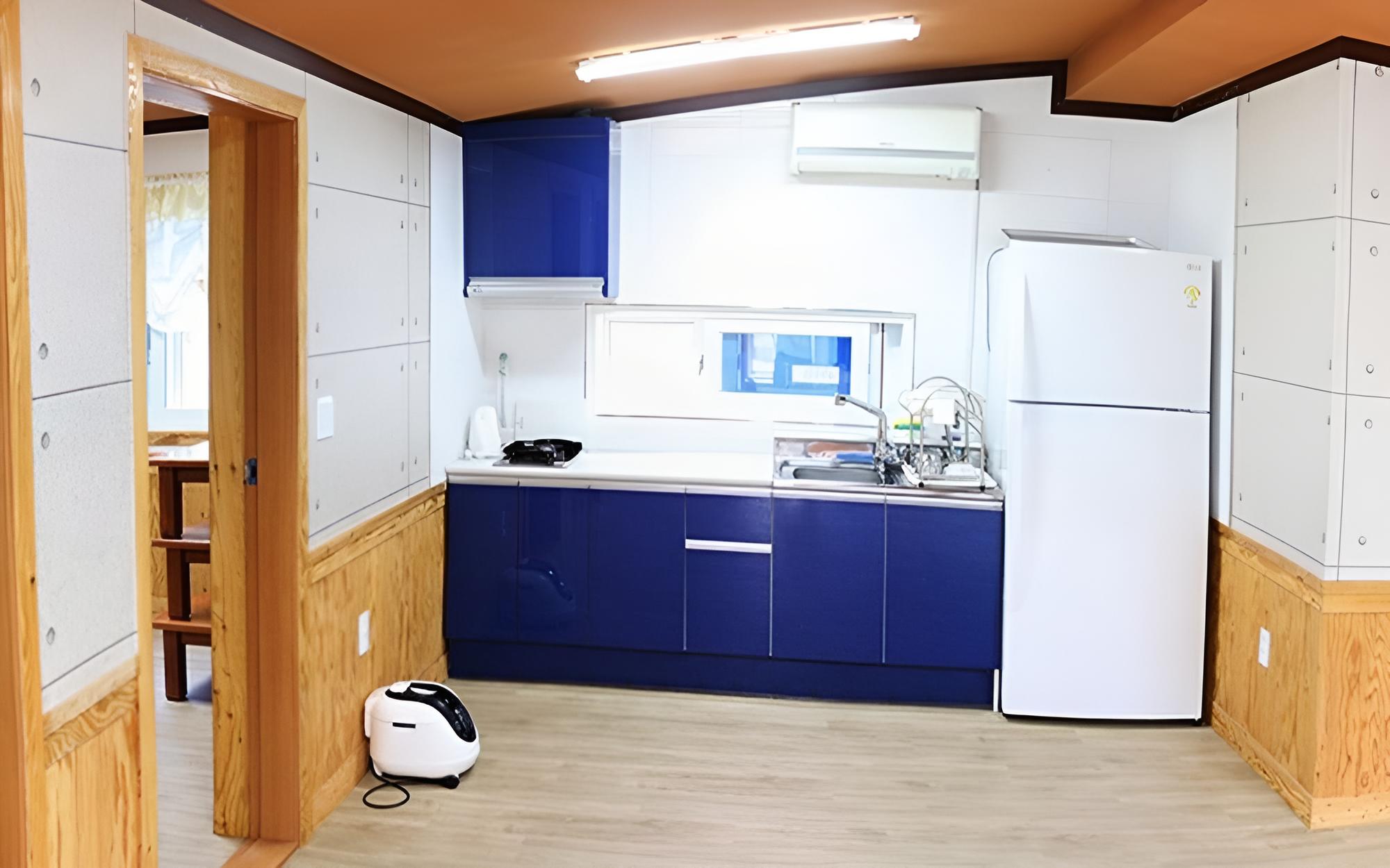 Room (Mountain Sunset Room (Main Building 2)