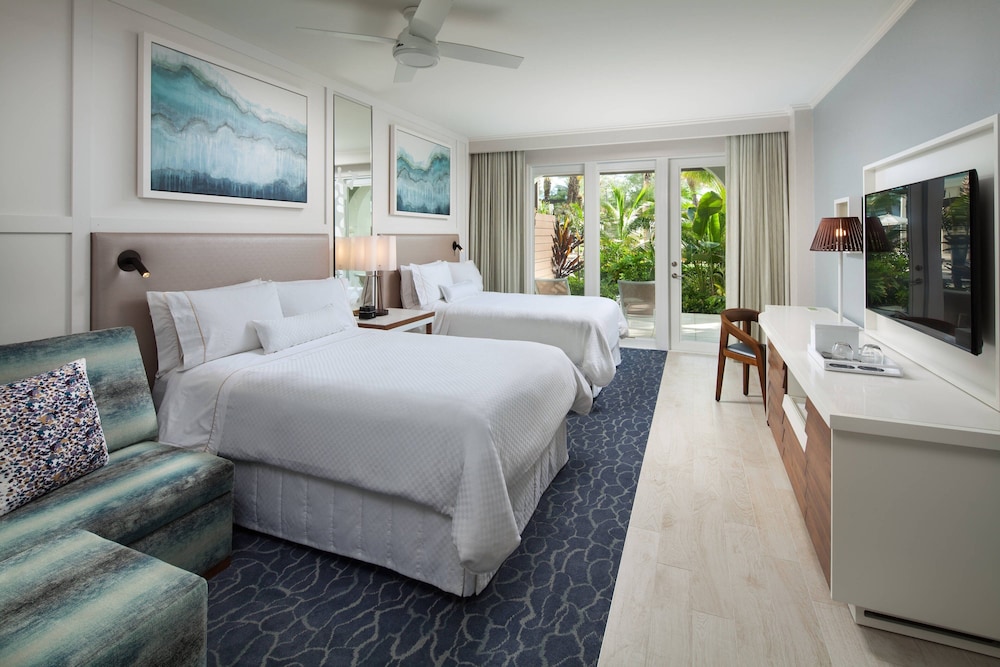 Room, 2 Double Beds, Partial Ocean View - Photo 3