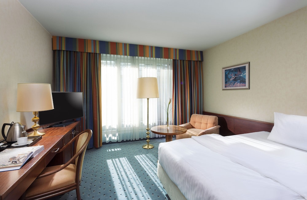 Comfort Queen Room - Photo 1
