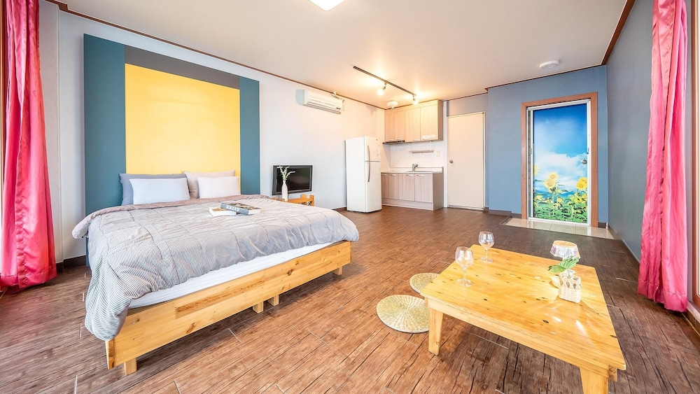 Basic Room, 1 Bedroom (201) photo 3