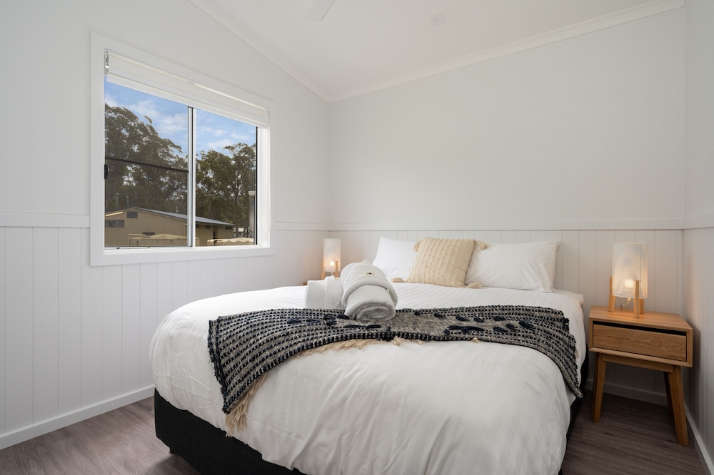Twin Room thumbnail 6