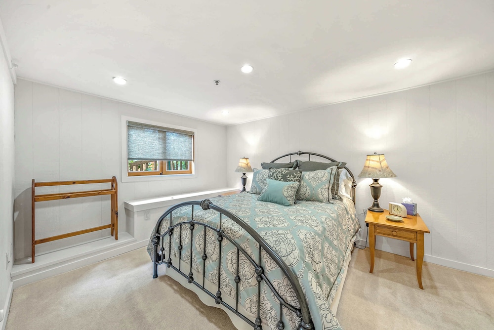 Apartment, 1 Queen Bed, Fireplace, Garden View (12 Oaks)