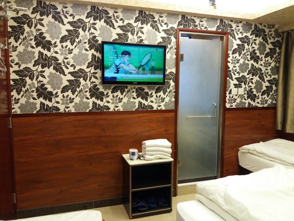 Deluxe Quadruple Room(with Window) photo 3