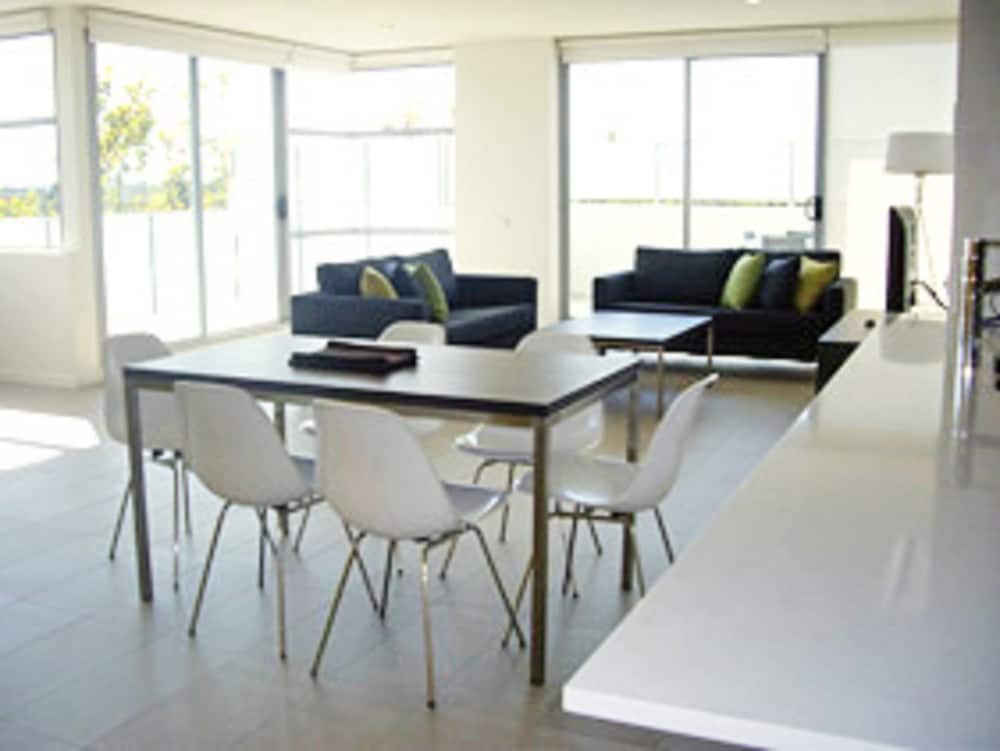 Standard Apartment, 2 Bedrooms, 2 Bathrooms, Annex Building (1 Queen and 2 Single Beds) - Photo 3