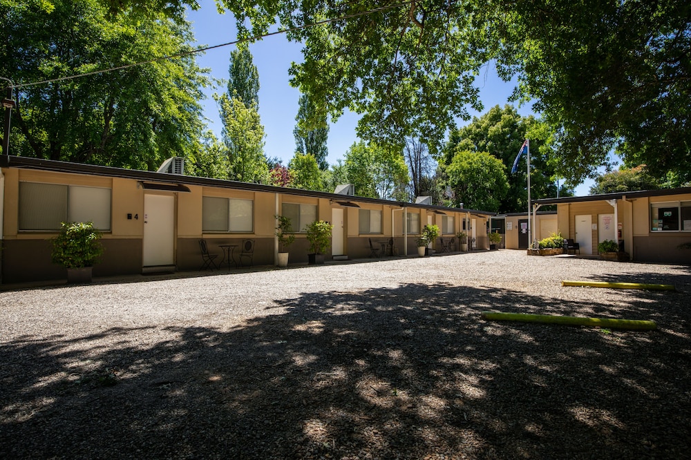 Classic Apartment, 2 Bedrooms, Garden View