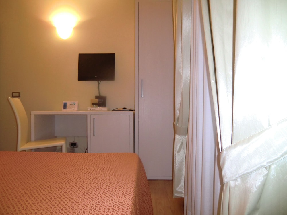 Standard Room - Photo 2