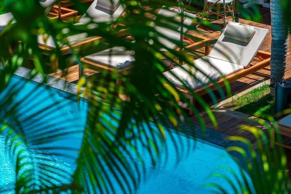 Signature Suite, Balcony, Pool View