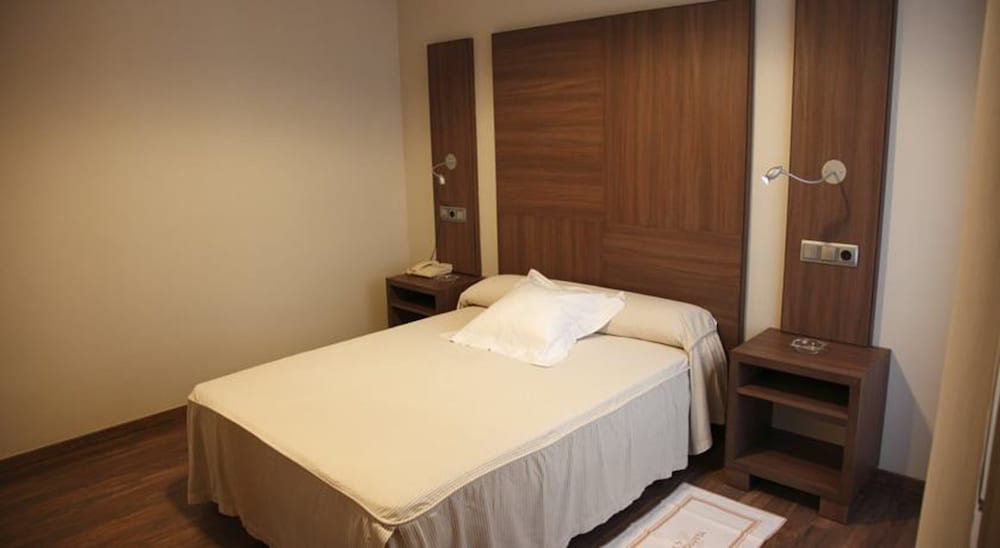 Standard Double Room - Photo 2
