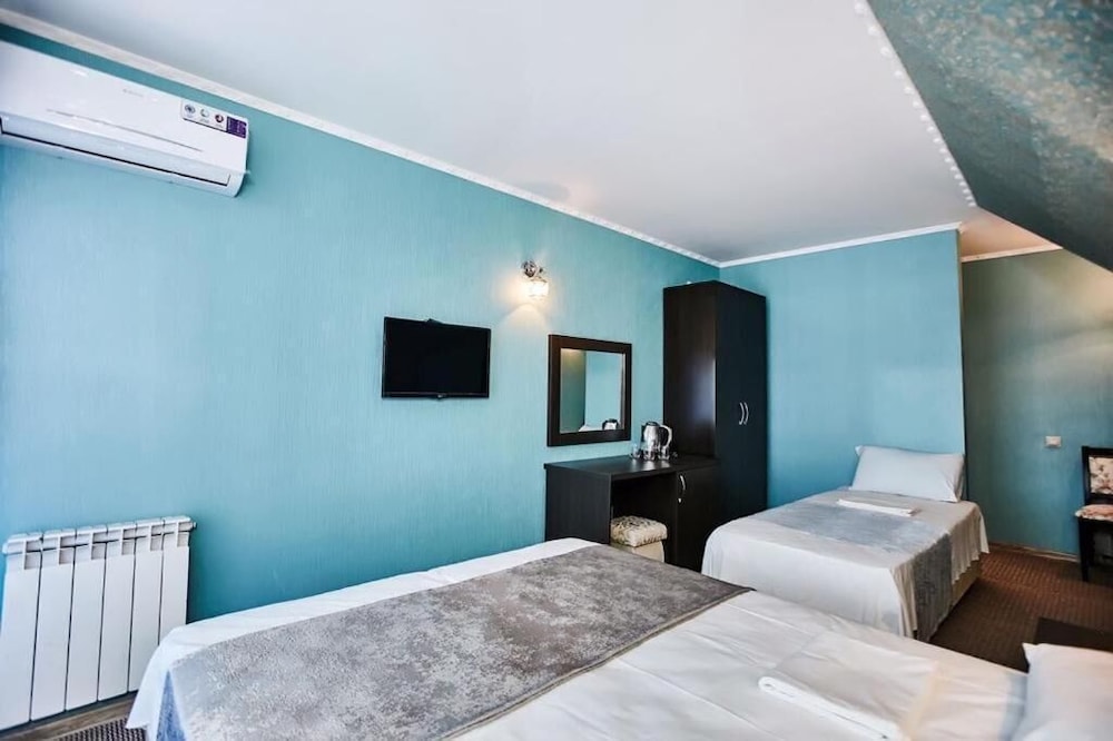 Deluxe Triple Room photo 3
