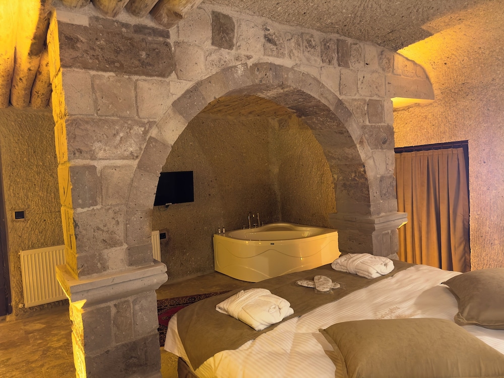 Deluxe Room - Photo 3